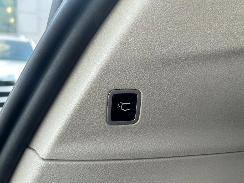 used 2024 Chrysler Pacifica car, priced at $25,420