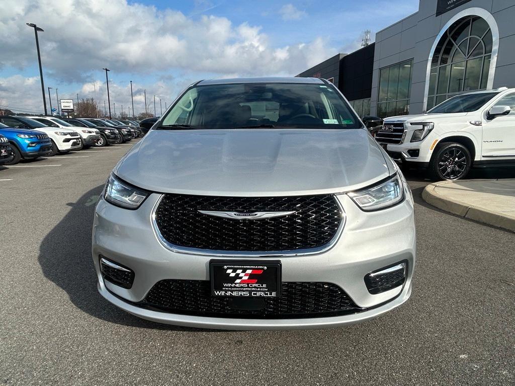 used 2024 Chrysler Pacifica car, priced at $25,420