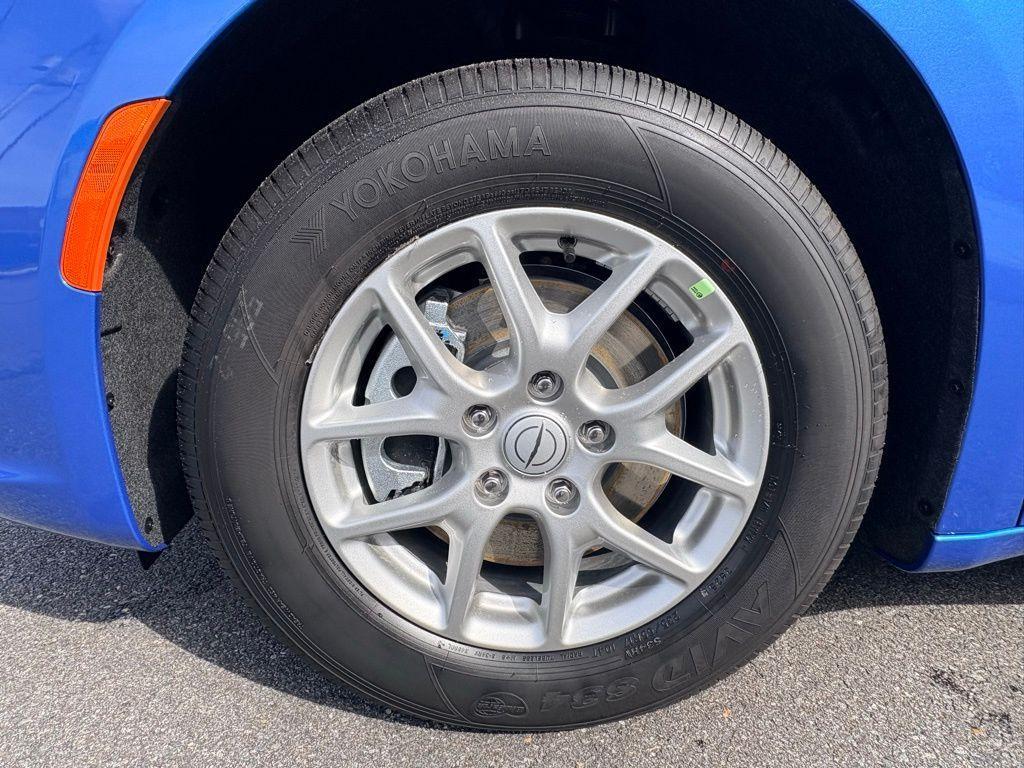 new 2026 Chrysler Pacifica car, priced at $39,143