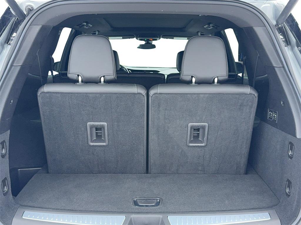 used 2024 Cadillac XT6 car, priced at $40,989