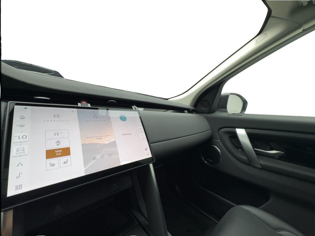 Land Rover Discovery Sport view 48