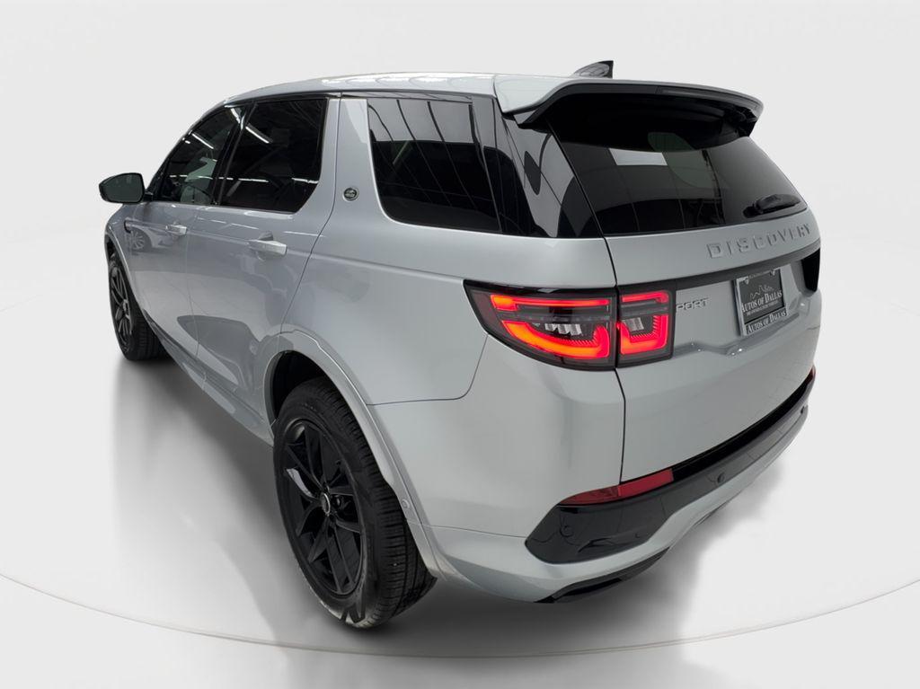Land Rover Discovery Sport view 11