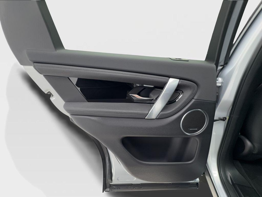 Land Rover Discovery Sport view 28