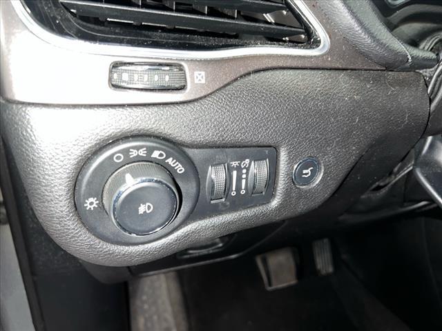 used 2020 Jeep Cherokee car, priced at $14,194