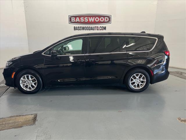used 2024 Chrysler Pacifica car, priced at $25,736