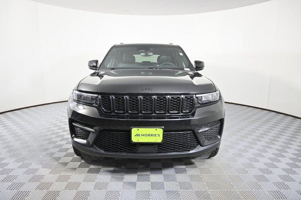 used 2024 Jeep Grand Cherokee car, priced at $24,877