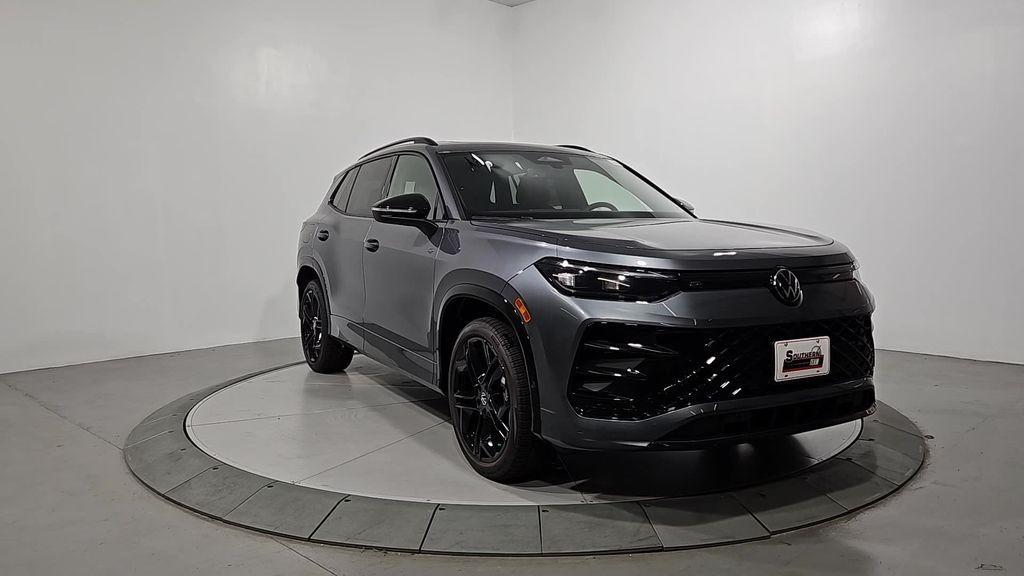 new 2025 Volkswagen Tiguan car, priced at $32,645
