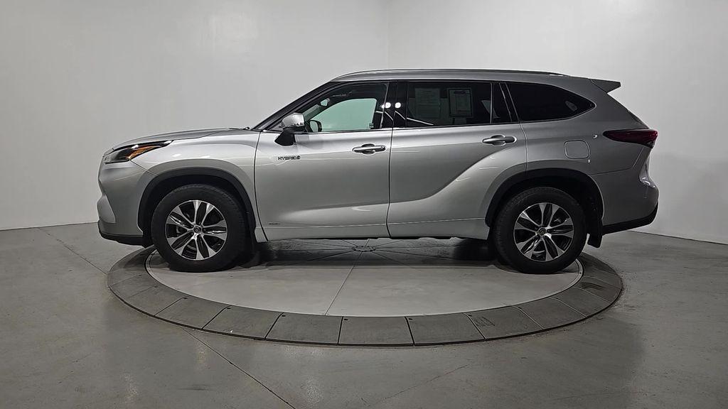 used 2021 Toyota Highlander Hybrid car, priced at $33,229