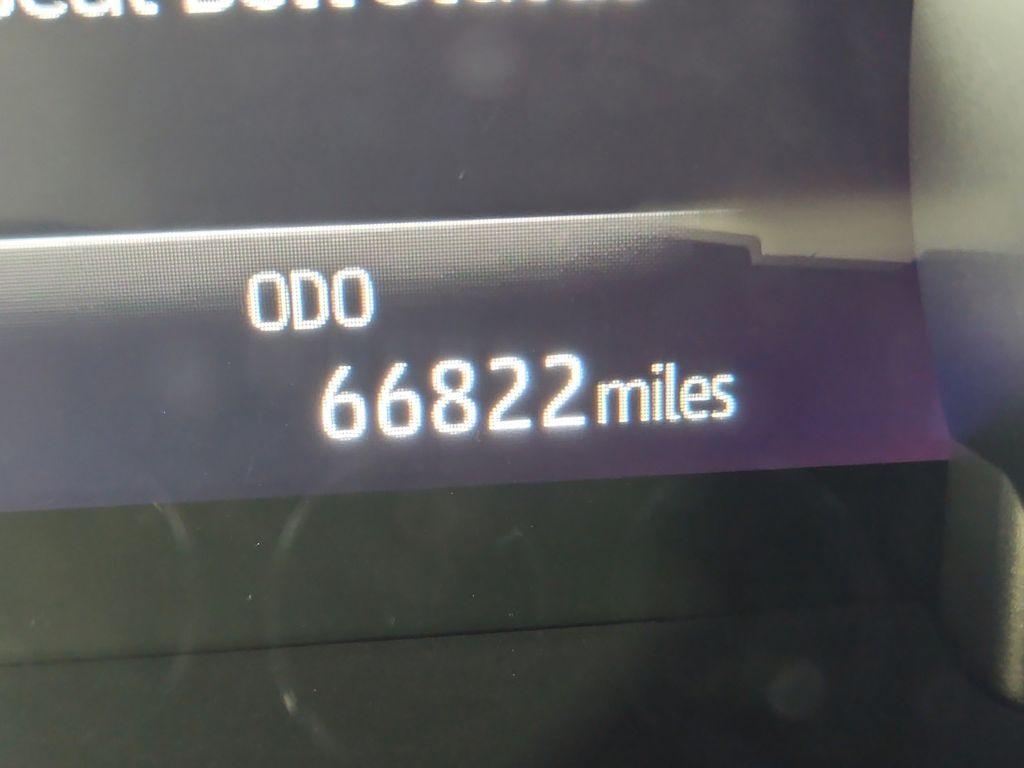 used 2021 Toyota Highlander Hybrid car, priced at $33,229