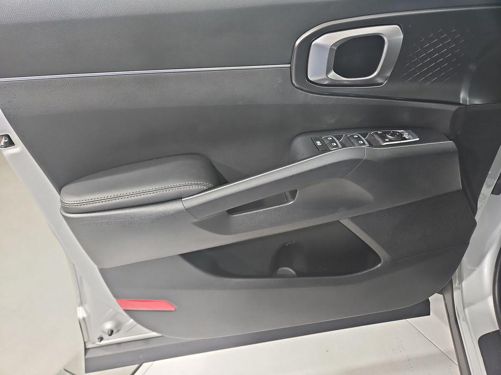 used 2023 Kia Sorento Hybrid car, priced at $30,443