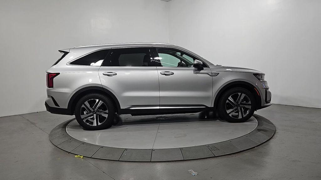 used 2023 Kia Sorento Hybrid car, priced at $30,443