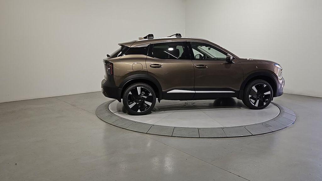 new 2025 Nissan Kicks car, priced at $27,568