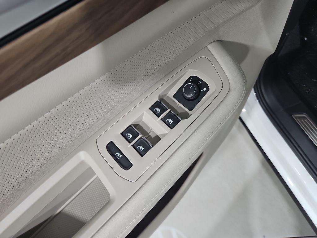 new 2026 Volkswagen Atlas car, priced at $44,341