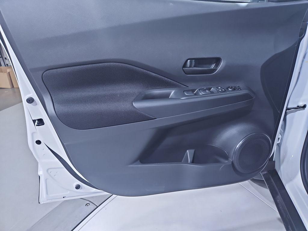 new 2025 Nissan Kicks Play car, priced at $21,257