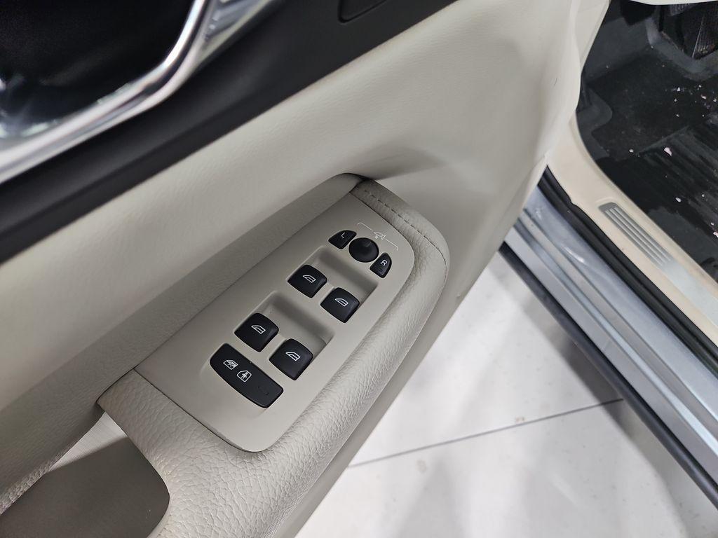 used 2019 Volvo XC60 car, priced at $18,065