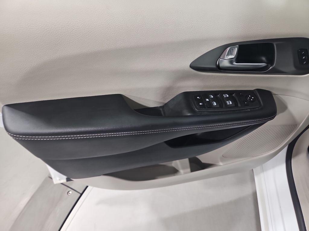 used 2023 Chrysler Pacifica car, priced at $24,797