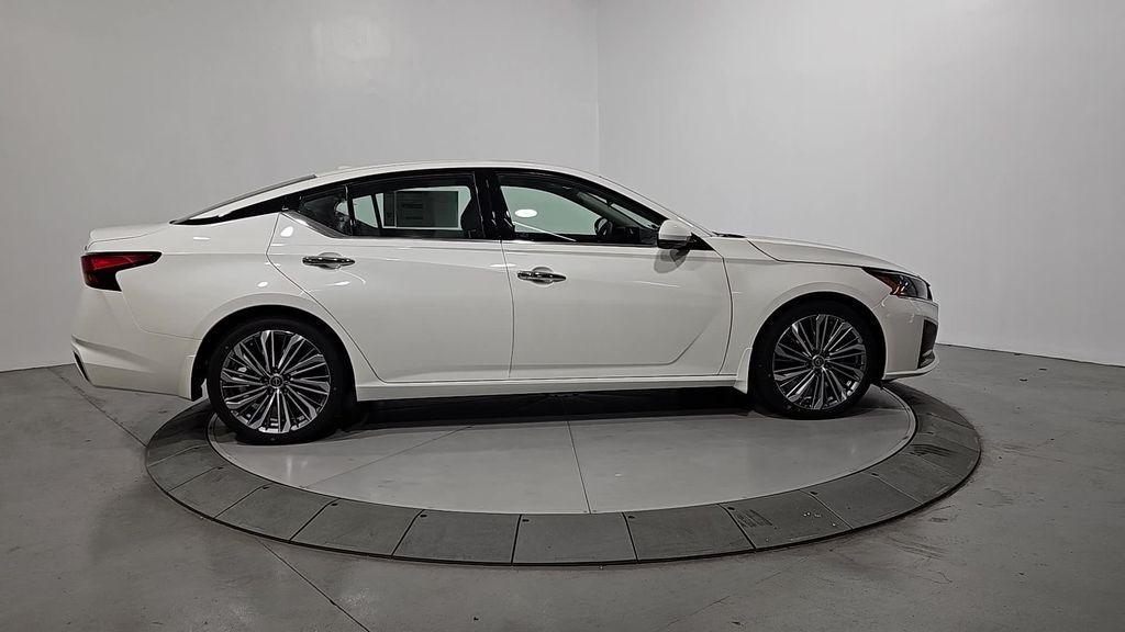 new 2025 Nissan Altima car, priced at $30,884