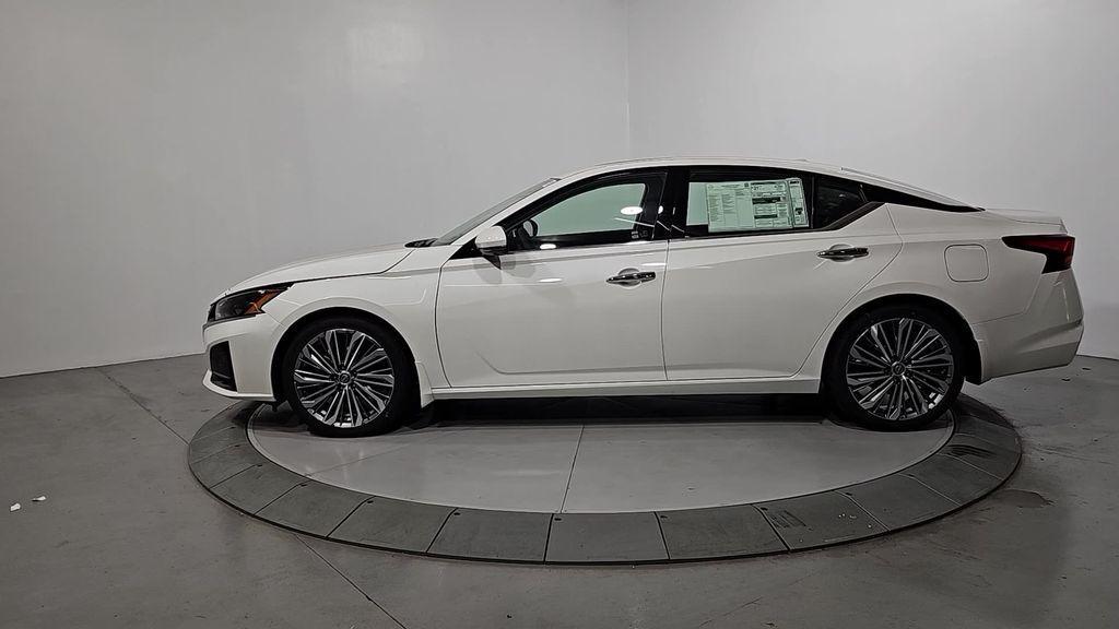 new 2025 Nissan Altima car, priced at $30,884