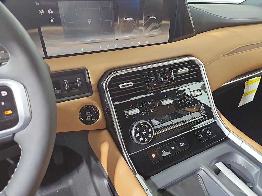 new 2025 Nissan Armada car, priced at $78,020