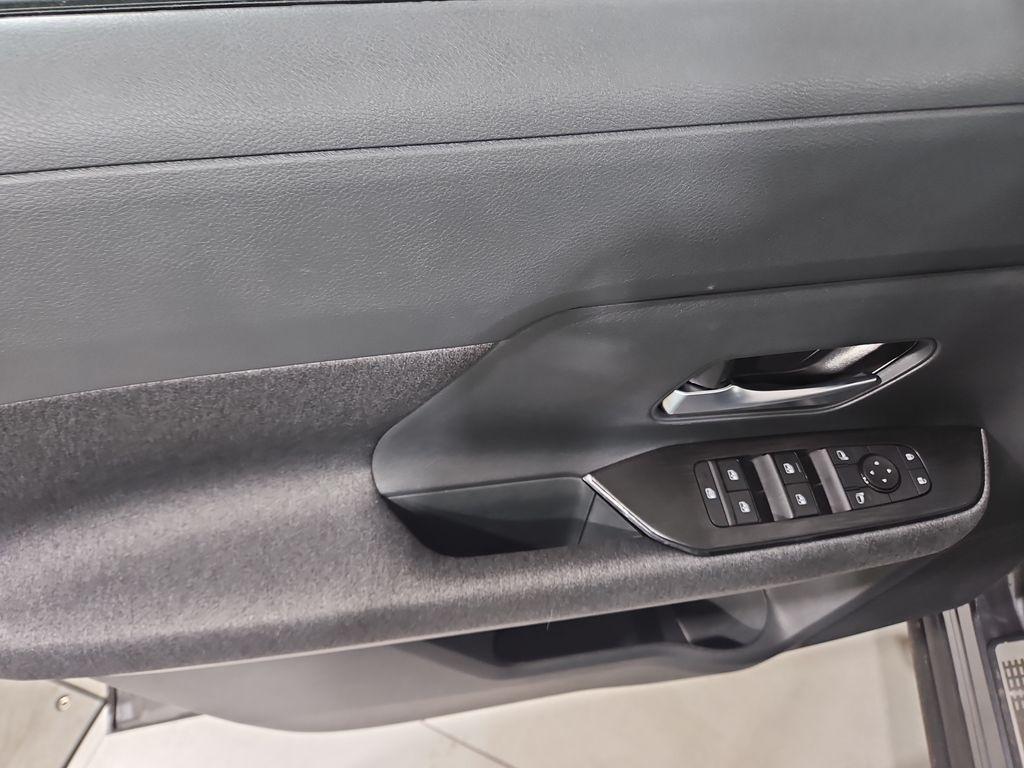 new 2025 Nissan Kicks car, priced at $27,057