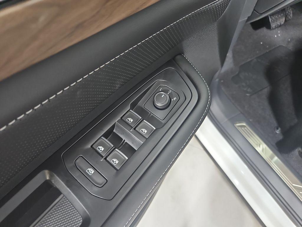 new 2026 Volkswagen Atlas car, priced at $45,899