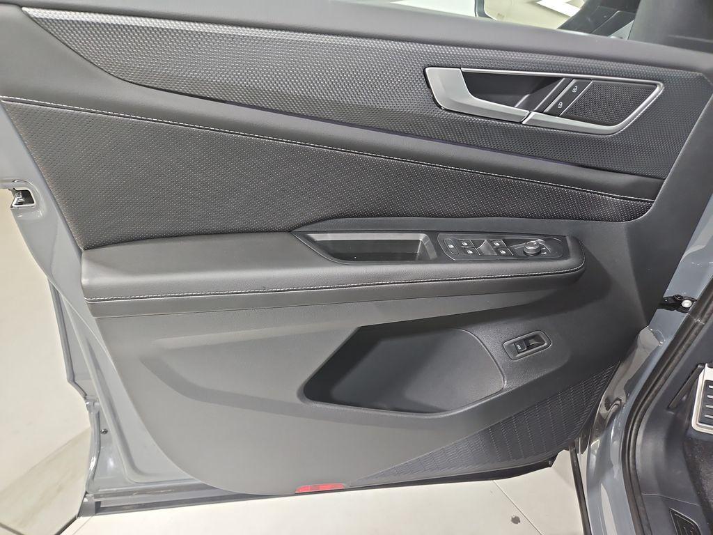 new 2026 Volkswagen Atlas Cross Sport car, priced at $47,801