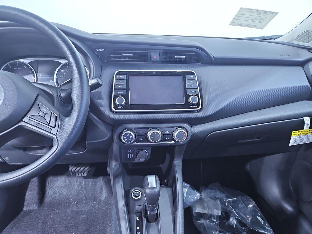 new 2025 Nissan Kicks Play car, priced at $21,757