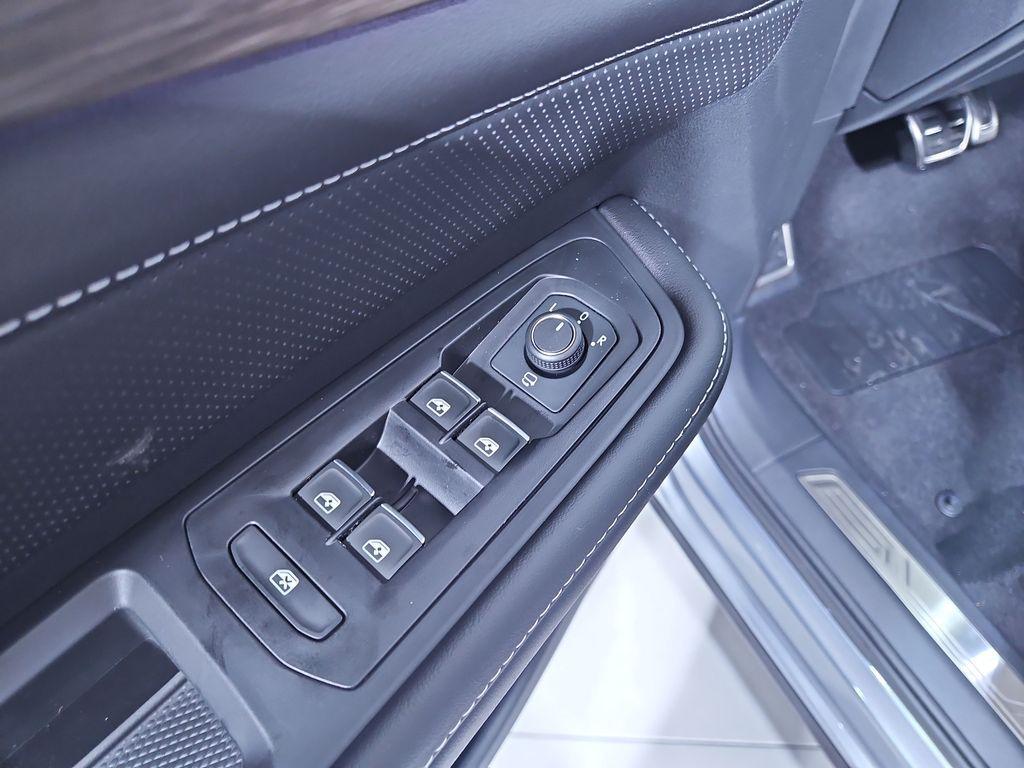 new 2026 Volkswagen Atlas car, priced at $52,899