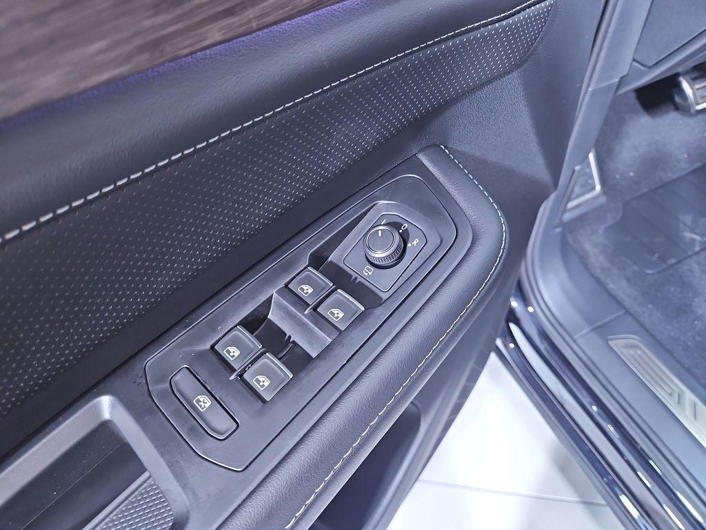 new 2026 Volkswagen Atlas car, priced at $51,801