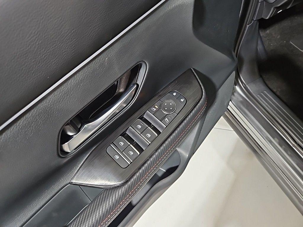 new 2025 Nissan Kicks car, priced at $26,084