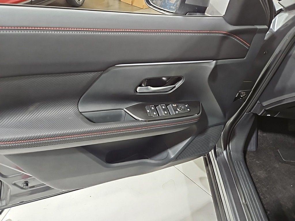 new 2025 Nissan Kicks car, priced at $26,084