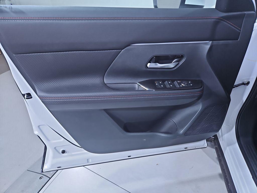 new 2025 Nissan Kicks car, priced at $27,222