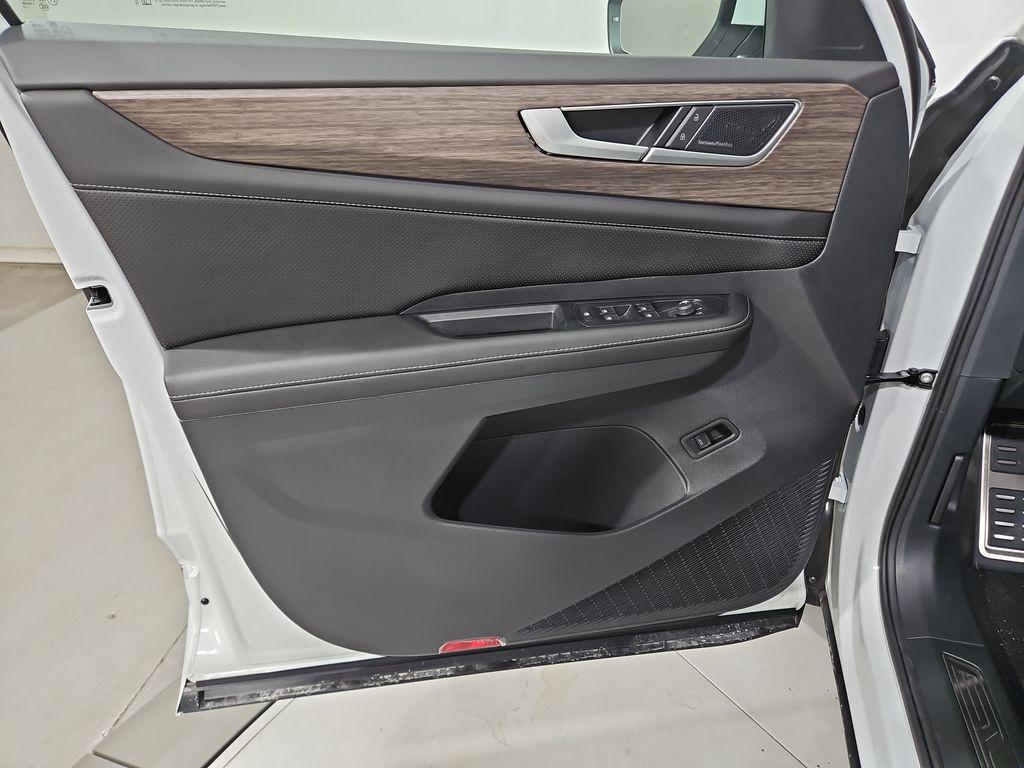 new 2026 Volkswagen Atlas car, priced at $52,064