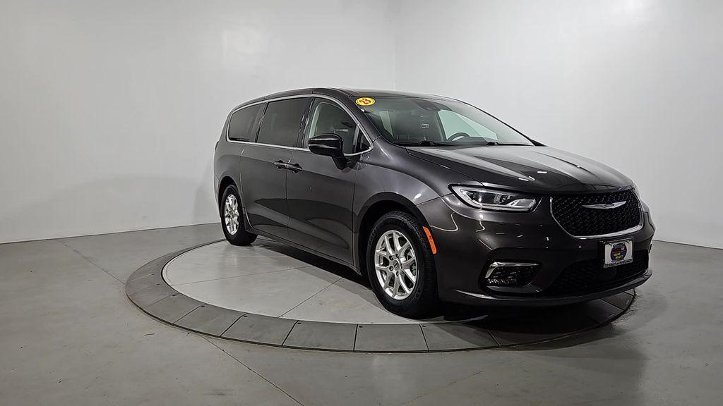 used 2023 Chrysler Pacifica car, priced at $23,051