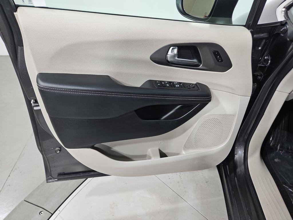 used 2023 Chrysler Pacifica car, priced at $23,051