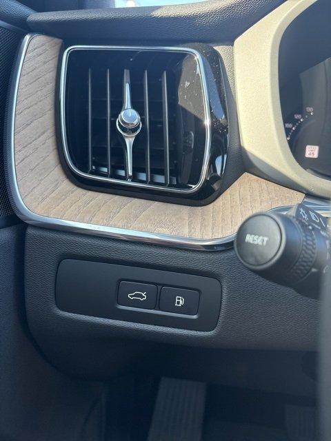 new 2026 Volvo XC60 Plug-In Hybrid car, priced at $69,405