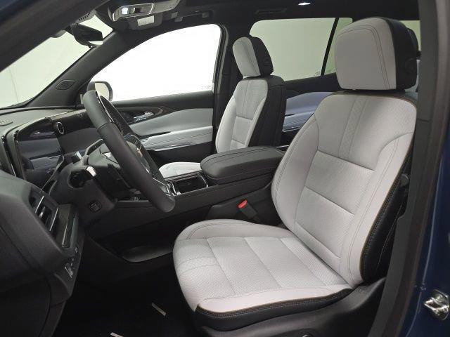 new 2026 Chevrolet Traverse car, priced at $60,030