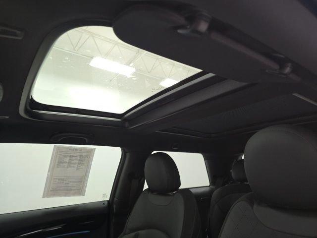 used 2024 MINI Hardtop car, priced at $27,485