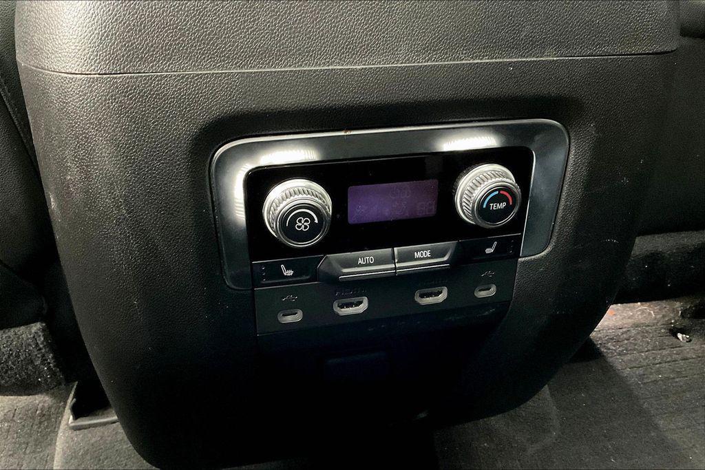 used 2021 GMC Yukon XL car, priced at $45,990