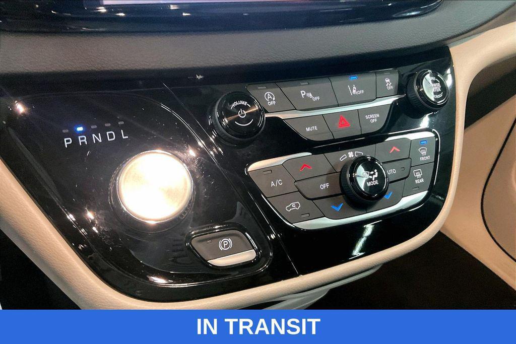 used 2023 Chrysler Pacifica car, priced at $23,383