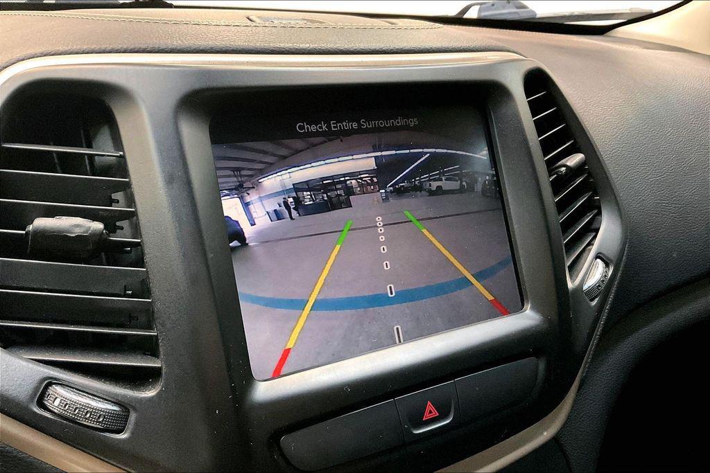 used 2016 Jeep Cherokee car, priced at $695