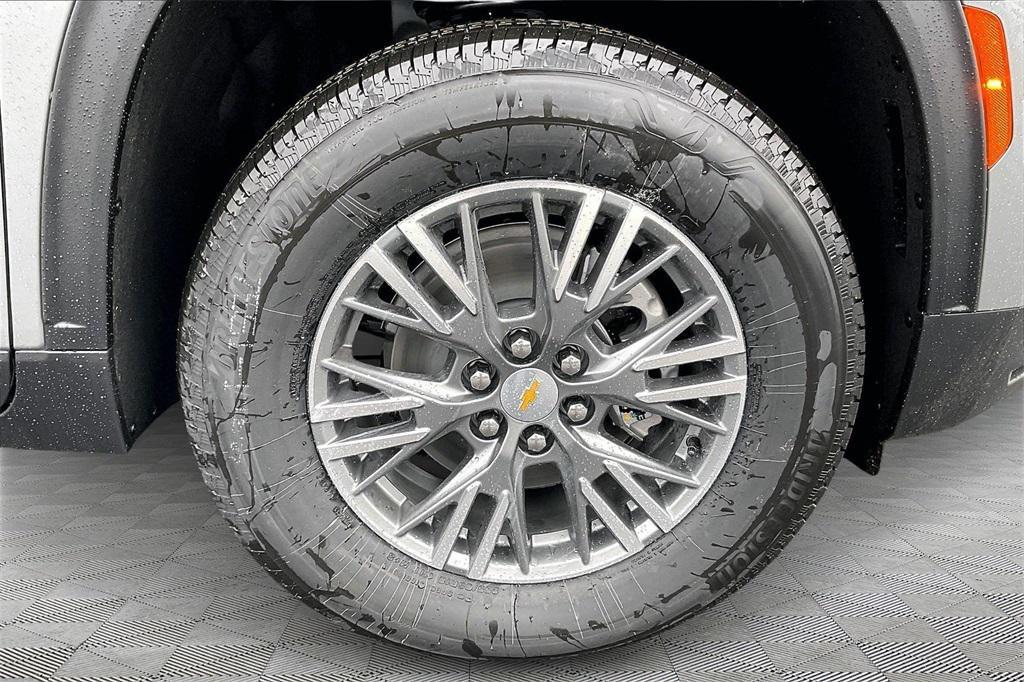 new 2026 Chevrolet Traverse car, priced at $40,402