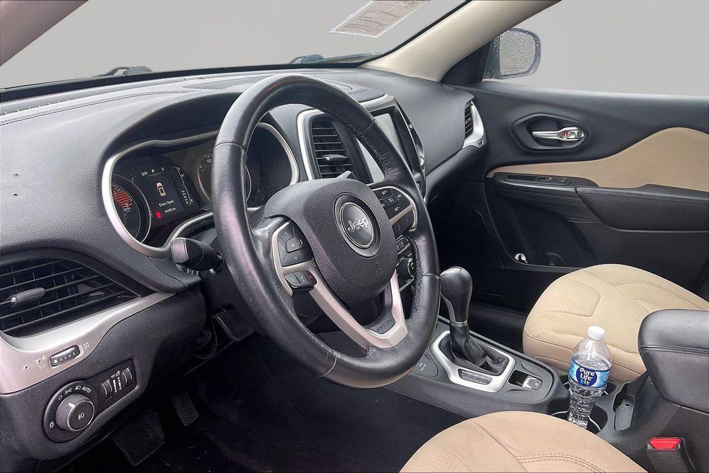 used 2016 Jeep Cherokee car