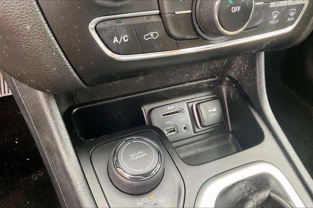 used 2016 Jeep Cherokee car