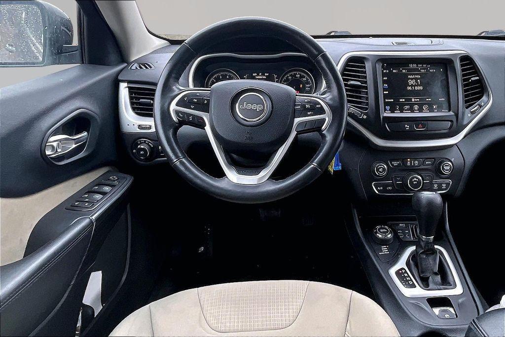 used 2016 Jeep Cherokee car