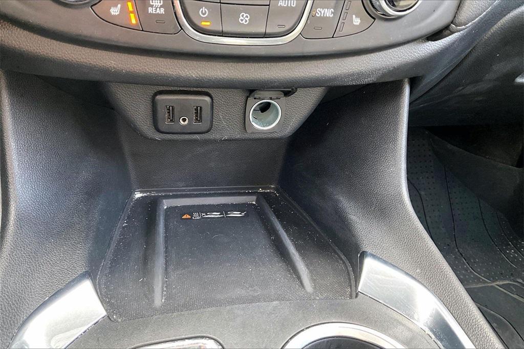 used 2023 Chevrolet Traverse car, priced at $27,830