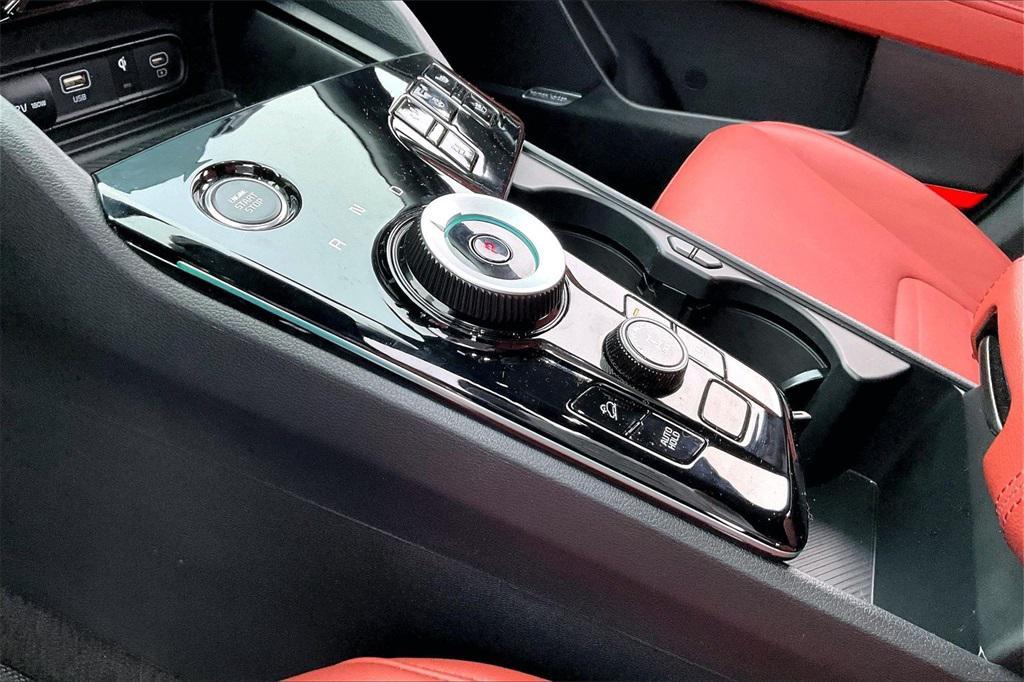 used 2025 Kia Sportage Hybrid car, priced at $34,070