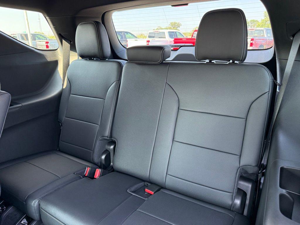 new 2026 Chevrolet Traverse car, priced at $44,352