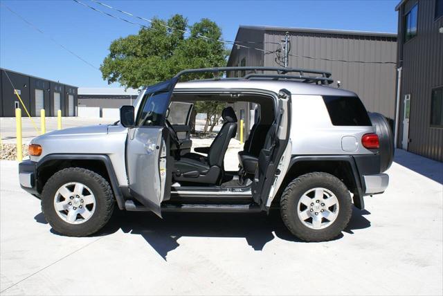 2008 Titanium Toyota FJ Cruiser