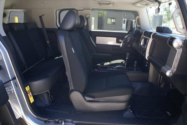 2008 Titanium Toyota FJ Cruiser